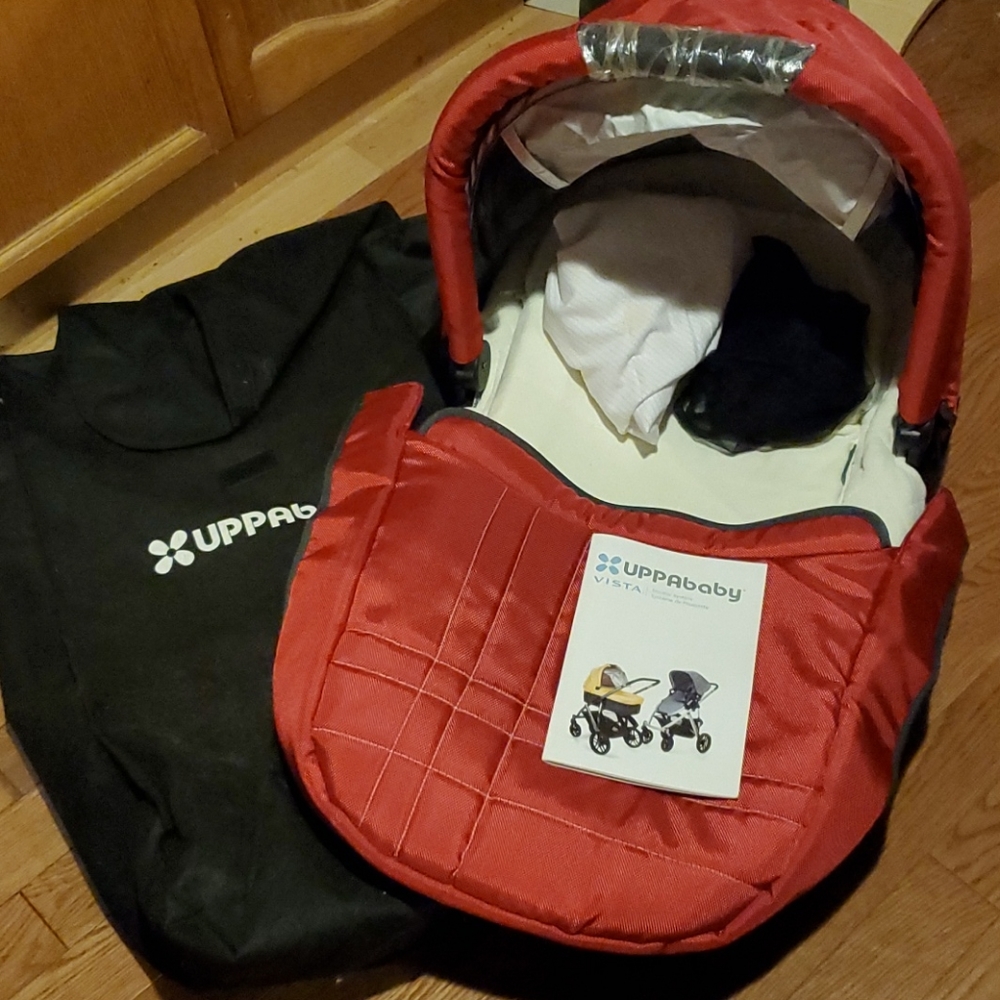 EUC UPPAbaby Bassinet + accessories